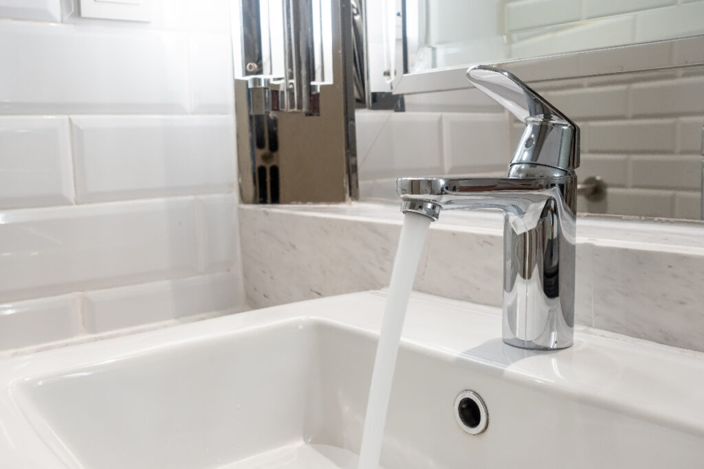 Water filters help to reduce plumbing issues